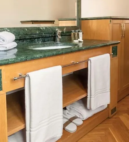 Apartman Casa Colonna, A Burghesius