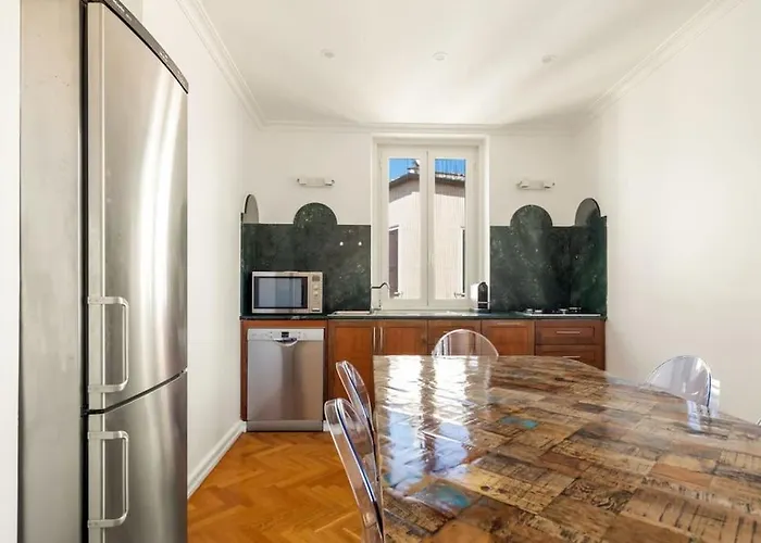 Casa Colonna, A Burghesius Apartman